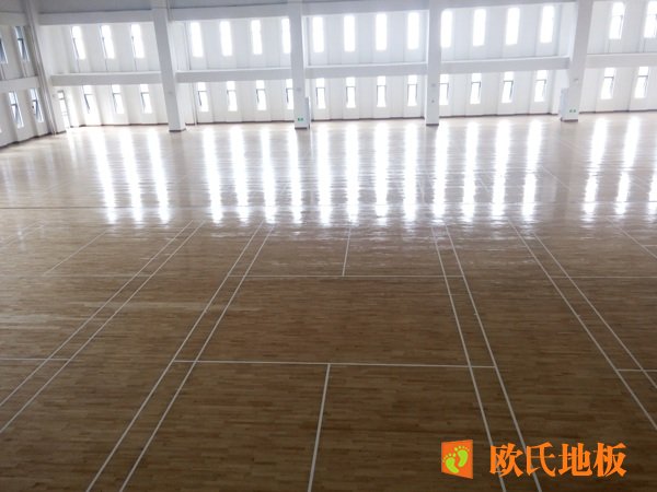 體育木地板翻新是怎么回事